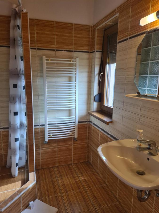 Mediterran Apartman Es Vendeghaz Hajdúszoboszló Zewnętrze zdjęcie