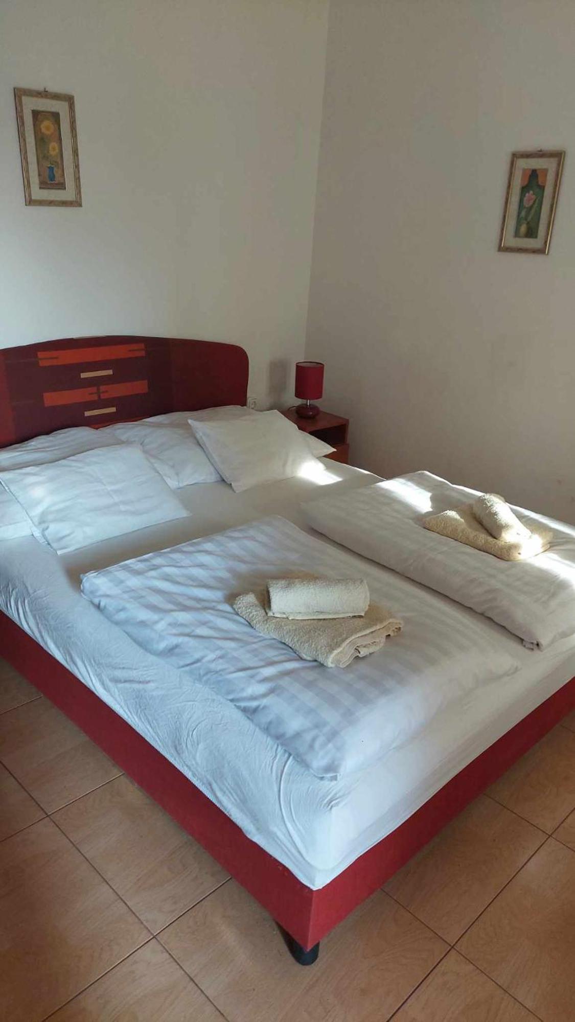 Mediterran Apartman Es Vendeghaz Hajdúszoboszló Zewnętrze zdjęcie