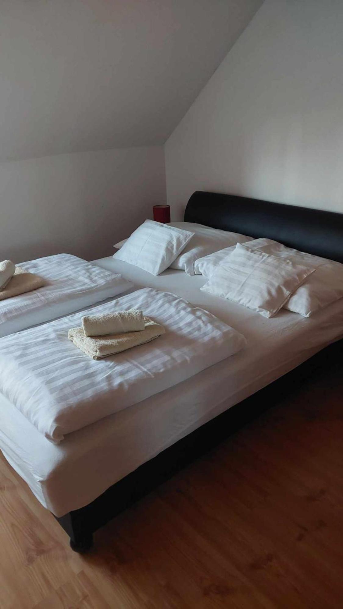 Mediterran Apartman Es Vendeghaz Hajdúszoboszló Zewnętrze zdjęcie